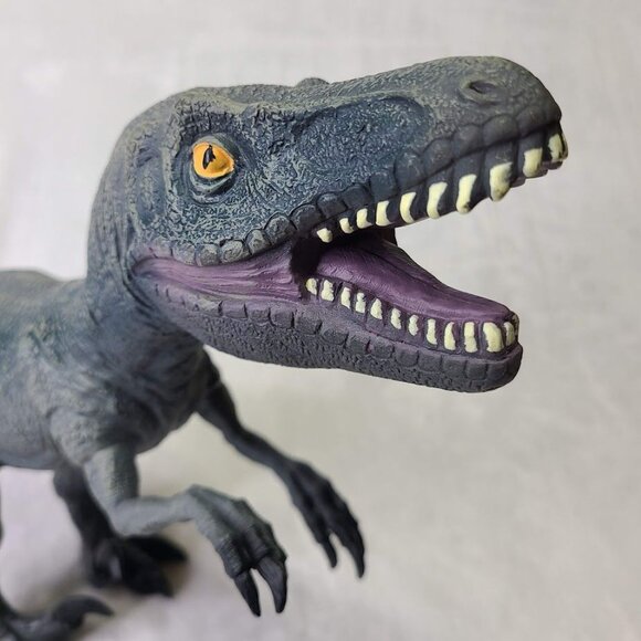 2014 20" Velociraptor 2234C Toys R US soft Rubber Jurassic Dinosaur - Picture 12 of 13